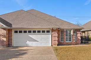 1208 Henard Ln, Granbury, TX 76048 - Photo 2