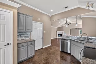 1208 Henard Ln, Granbury, TX 76048 - Photo 8