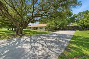107 Quail Lake Dr W, Whitney, TX 76692 - Photo 1