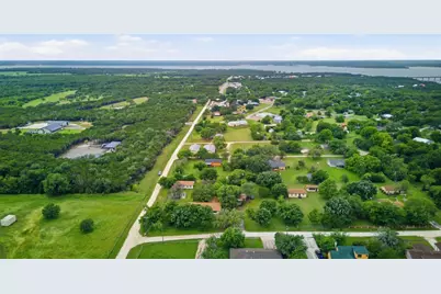 107 Quail Lake Drive W, Whitney, TX 76692 - Photo 38