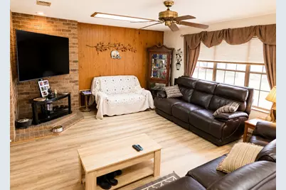 107 Quail Lake Drive W, Whitney, TX 76692 - Photo 6