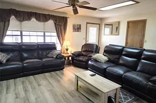 107 Quail Lake Dr W, Whitney, TX 76692 - Photo 6