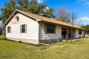 107 Quail Lake Dr W, Whitney, TX 76692 - Photo 2