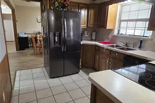 107 Quail Lake Dr W, Whitney, TX 76692 - Photo 6