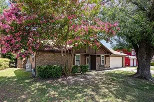 271 Merribrook Trail, Duncanville, TX 75116 - Photo 2