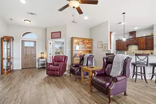 2824 Willow Ridge Cir, Granbury, TX 76049 - Photo 6