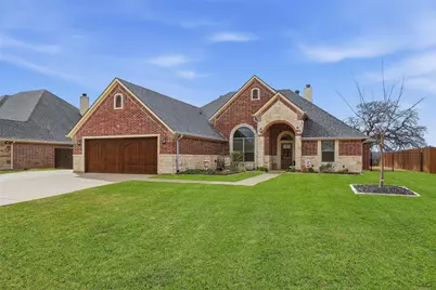 2824 Willow Ridge Circle, Granbury, TX 76049 - Photo 2