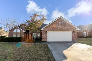 6808 Moss Ln, North Richland Hills, TX 76182 - Photo 1
