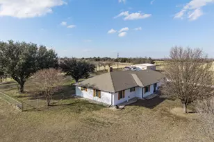 411 N Willie Nelson Rd, Abbott, TX 76621 - Photo 2