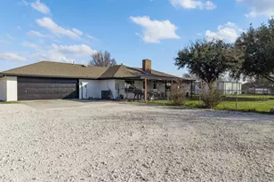 411 N Willie Nelson Rd, Abbott, TX 76621 - Photo 26