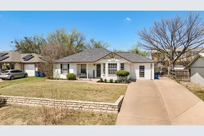 1709 W Doyle Street, Granbury, TX 76048 - Photo 4