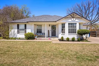 1709 W Doyle Street, Granbury, TX 76048 - Photo 8