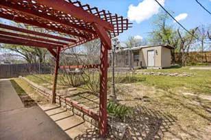 1709 W Doyle St, Granbury, TX 76048 - Photo 22