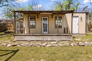 1709 W Doyle St, Granbury, TX 76048 - Photo 26