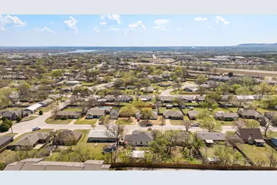 1709 W Doyle Street, Granbury, TX 76048 - Photo 38