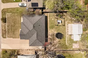 1709 W Doyle St, Granbury, TX 76048 - Photo 28
