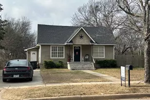 1019 N Anglin St, Cleburne, TX 76031 - Photo 1