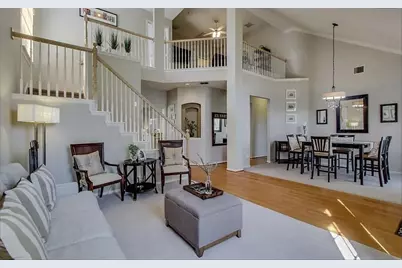 120 Stonecreek Drive, Irving, TX 75063 - Photo 2