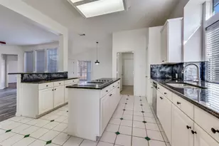 9611 Cliffside Dr, Irving, TX 75063 - Photo 12