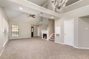 2921 Menlo Park Ln, Carrollton, TX 75007 - Photo 6