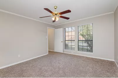 2921 Menlo Park Lane, Carrollton, TX 75007 - Photo 14