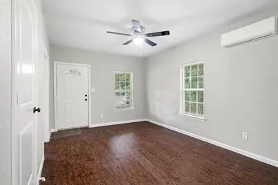 412 Chicago Avenue, Fort Worth, TX 76103 - Photo 4