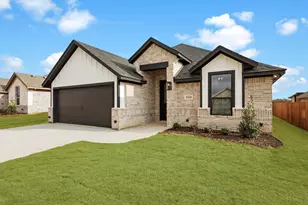 1318 Oleander Dr, Tolar, TX 76476 - Photo 2