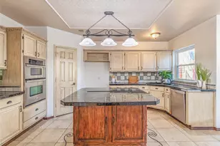 716 Bridget Way, Hurst, TX 76054 - Photo 14