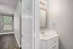 848 Huebner Way, Burleson, TX 76028 - Photo 12