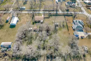 500 Eddleman St, Pilot Point, TX 76258 - Photo 6