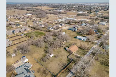 500 Eddleman Street, Pilot Point, TX 76258 - Photo 4