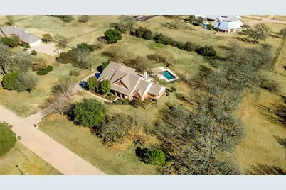 326 W Hickory Ridge Circle, Argyle, TX 76226 - Photo 2