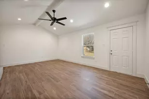 520 NW Charlyne Dr, Burleson, TX 76028 - Photo 14