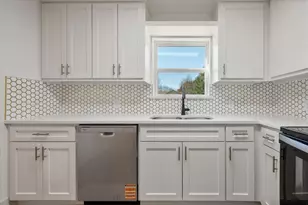 520 NW Charlyne Dr, Burleson, TX 76028 - Photo 10