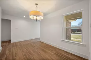 520 NW Charlyne Dr, Burleson, TX 76028 - Photo 4