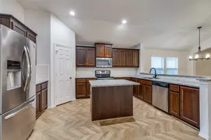 10832 Live Oak Creek Dr, Fort Worth, TX 76108 - Photo 4