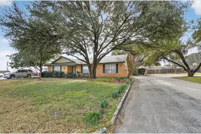 1304 E Franklin Street, Hillsboro, TX 76645 - Photo 2