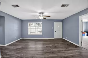 1304 E Franklin St, Hillsboro, TX 76645 - Photo 10