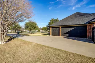 1008 Dapple Gray Rd, Crowley, TX 76036 - Photo 4