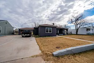 406 N Swenson St, Stamford, TX 79553 - Photo 2