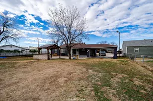 406 N Swenson St, Stamford, TX 79553 - Photo 20