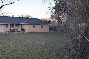 210 Sixpence Ln, Euless, TX 76039 - Photo 12