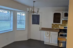 210 Sixpence Ln, Euless, TX 76039 - Photo 6