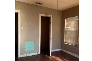 1406 Lynn Hvn Ave, Dallas, TX 75216 - Photo 2