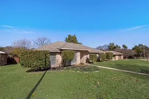 811 Katherine Ct, Cedar Hill, TX 75104 - Photo 2