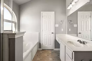 603 Sotogrande St, Grand Prairie, TX 75051 - Photo 20