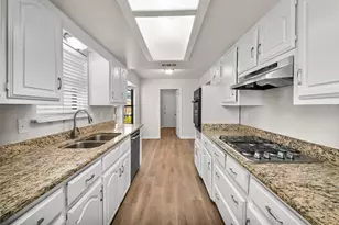 1604 Brighton Dr, Carrollton, TX 75007 - Photo 6