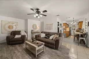 137 N Jessup St, Alvarado, TX 76009 - Photo 2