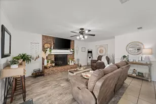 137 N Jessup St, Alvarado, TX 76009 - Photo 4