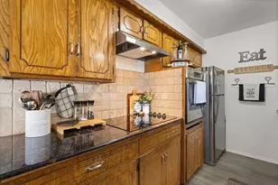 137 N Jessup St, Alvarado, TX 76009 - Photo 8